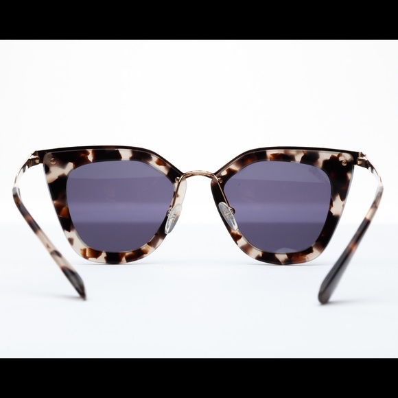 Prada sunglasses - Picture 5 of 6